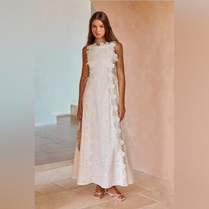 Venisse Boutique - White Lace Appliqué Sleeveless Lace Up Dress